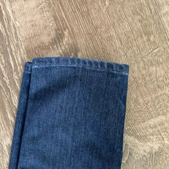 AG Jeans, The Stilt Cigarette Leg. Size  25R. - Picture 10 of 11